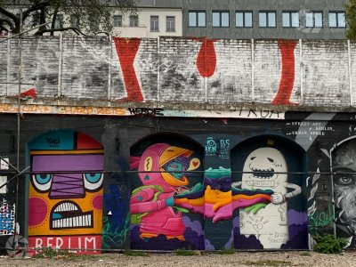 Graffiti Garagen Gespenst Magenta