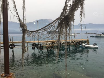 HPBucht Fischernetz zerrissen Steg mit Wasserzeichen Homepage