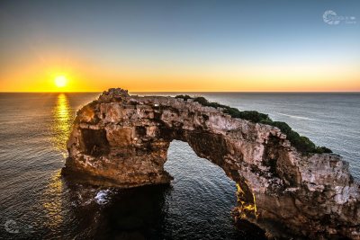 Mallorca Torbogen Sonnenaufgang Meer mit Wasserzeichen Homepage